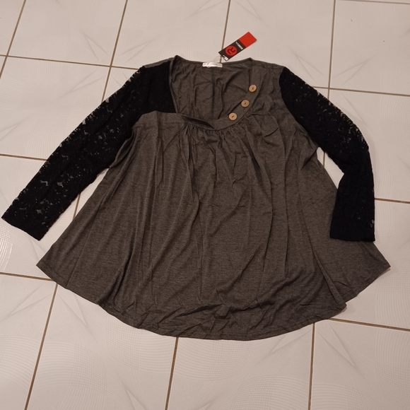 4/$80 Gray With Black Lace Tunic - Size 4X (US22) - Picture 8 of 10
